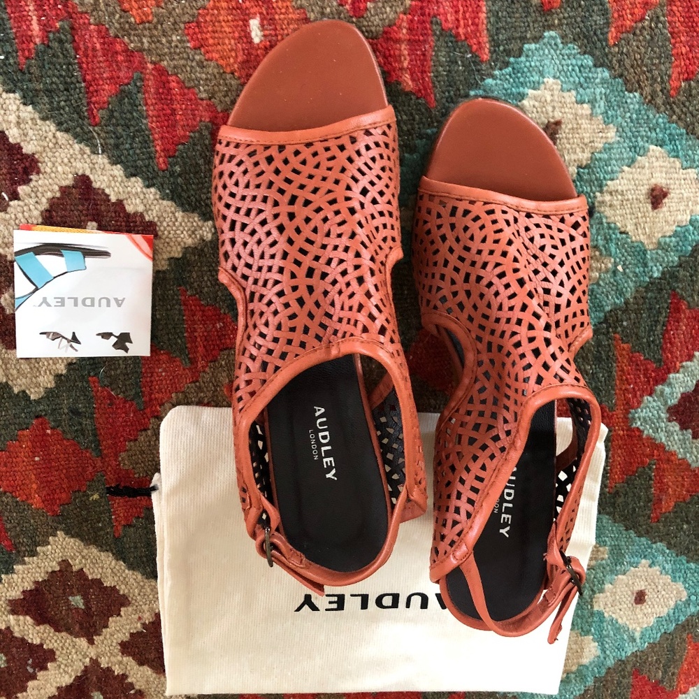 Audley (London) Orange ("Seed") Leather sandals SZ  EU 41 (equiv. c.US 9.5)